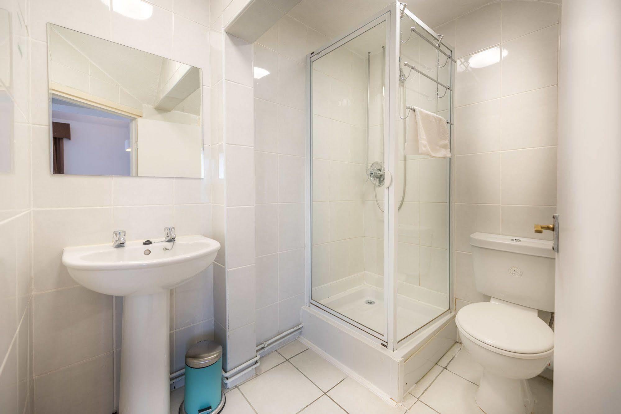 The Cedars Hotel, Loughborough Bagian luar foto